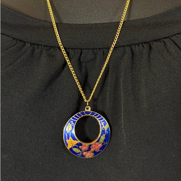 Vintage Jewelry - Gold Tone Floral Butterfly Pendant Necklace Enamel Vintage Retro 80s 24"